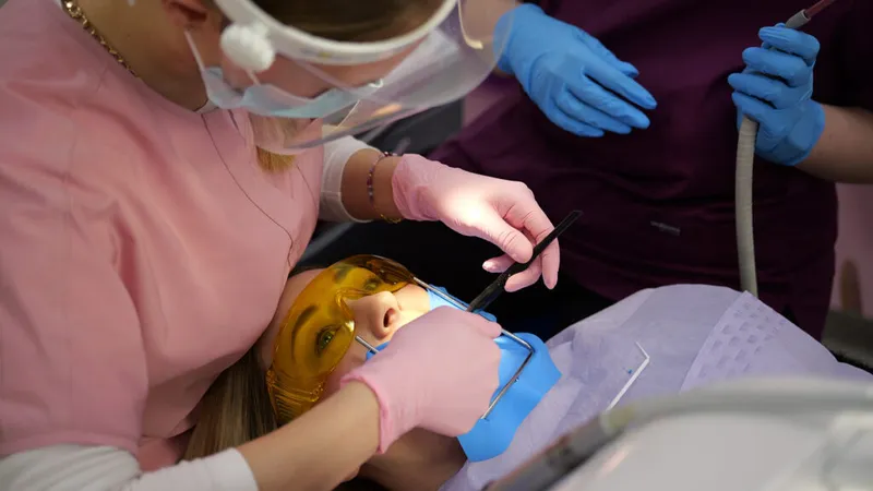 Kalendarz zdrowego uśmiechu – jak dbać o zęby przez cały rok z gabinetem Orto-Dentist?